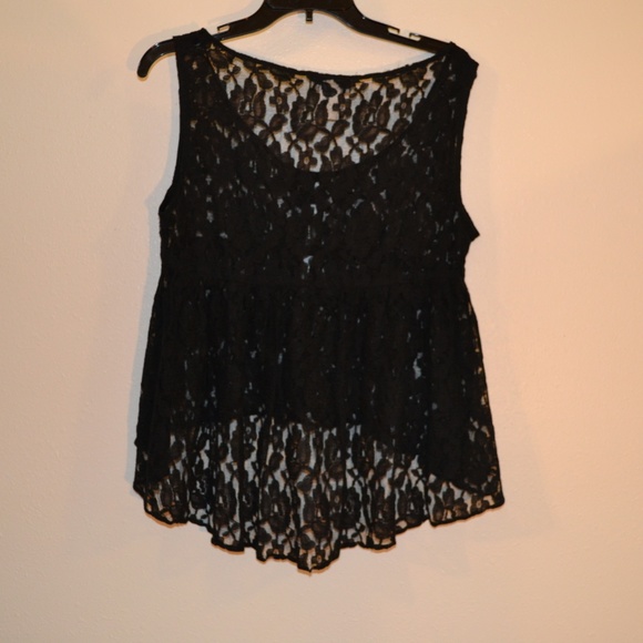 FUNWEAR FACTORY VINTAGE LACE TOP - Picture 4 of 4